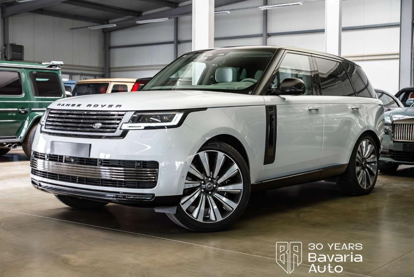 Land Rover Range rover P615 SV Fond TV  SV Intrepid