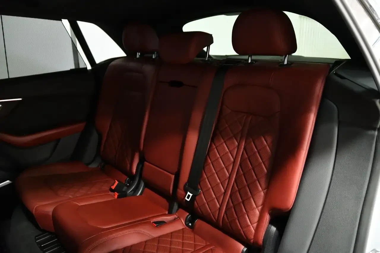 Audi SQ8, снимка 16 - Автомобили и джипове - 56180877