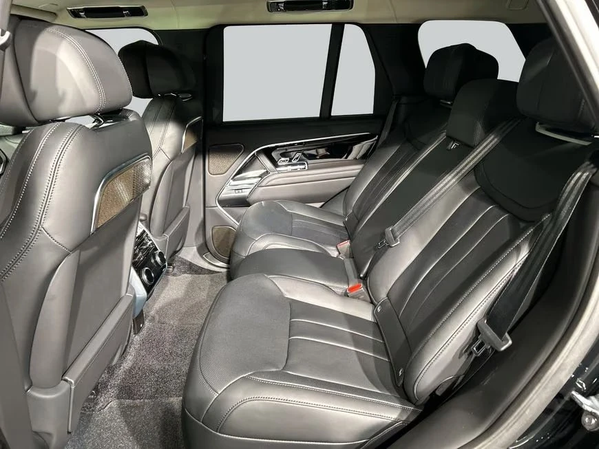 Land Rover Range rover P550e / AUTOBIOGRAPHY / MERIDIAN / 360 / HUD /, снимка 13 - Автомобили и джипове - 56326399