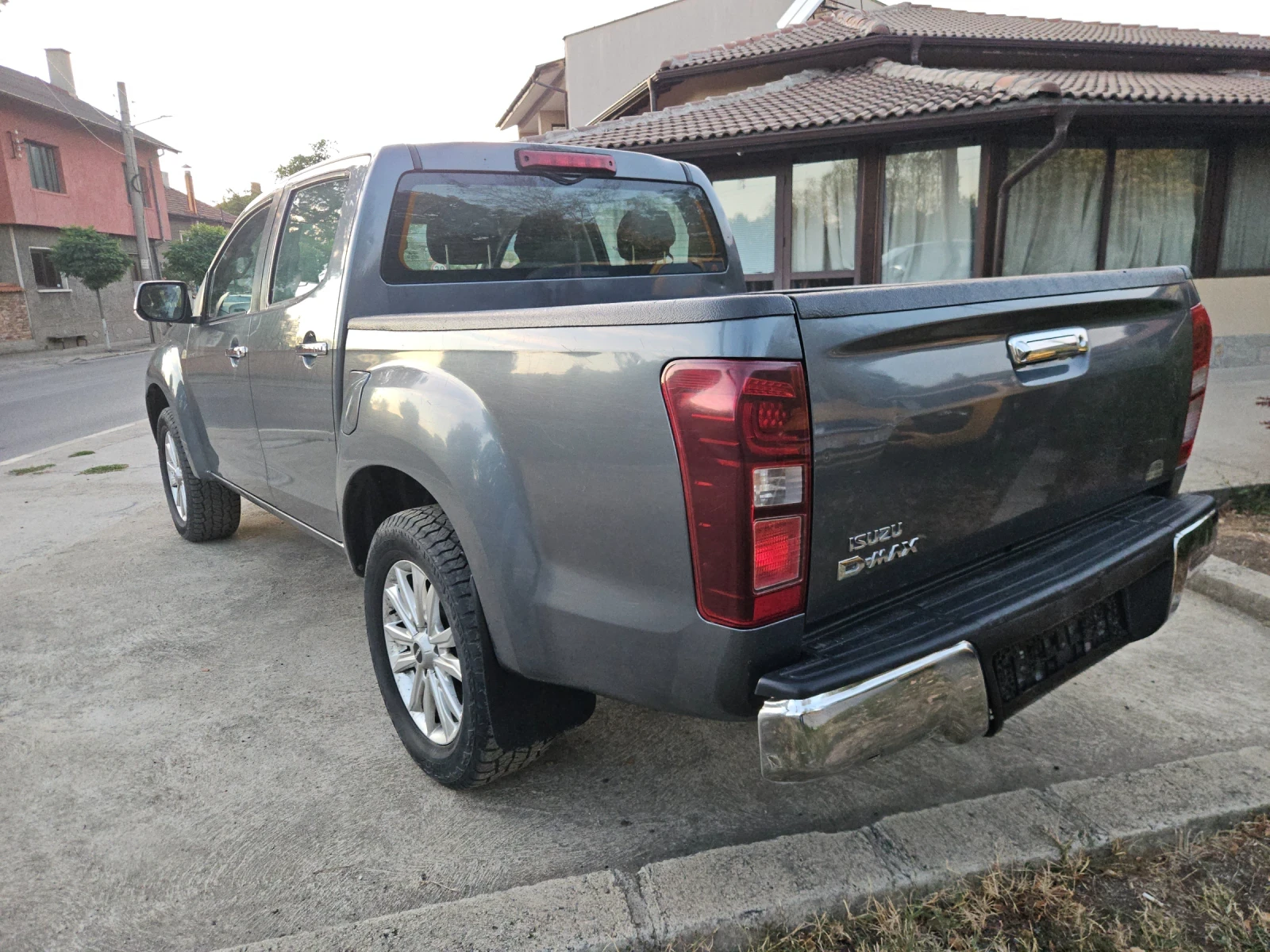 Isuzu D-max 3.0 4x4 6 ��. | Mobile.bg � ����������� 11