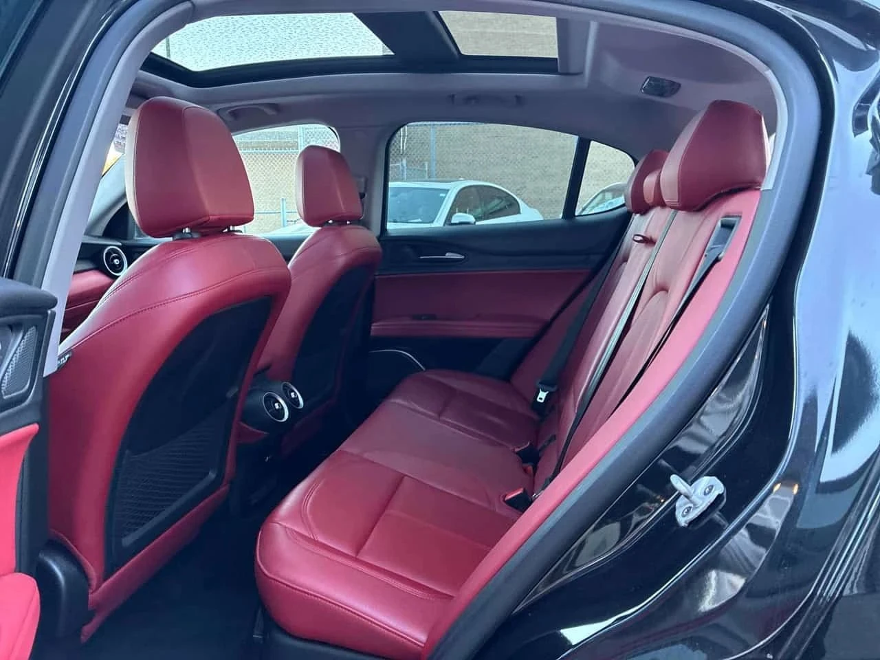 Alfa Romeo Stelvio, снимка 14 - Автомобили и джипове - 56707716