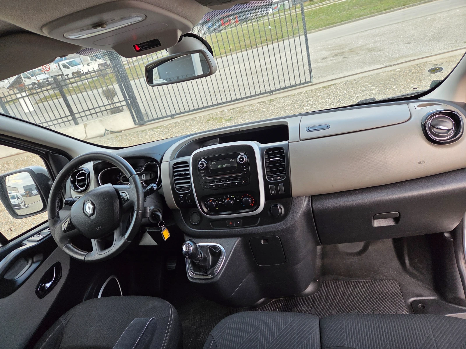 Renault Trafic 1.6 tdci klimatik 6 места  - изображение 9