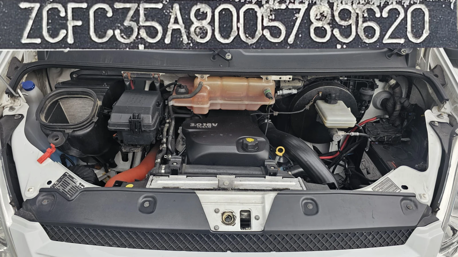 Iveco Daily 35C15 3.0D 6SP CH-СОБСТВЕН ХОД-ТОП СЪСТ.-ЛИЗИНГ, снимка 16 - Бусове и автобуси - 54055867