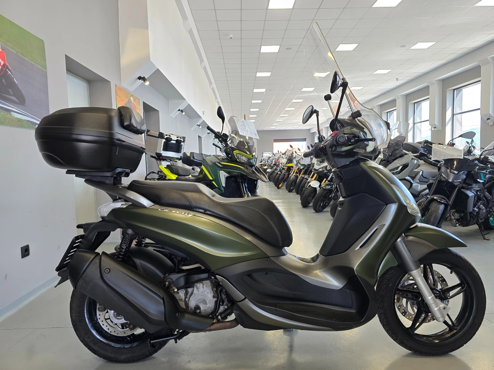 Piaggio Beverly 350ie, ABS-ASR, 2018г., снимка 3 - Мотоциклети и мототехника - 55851531