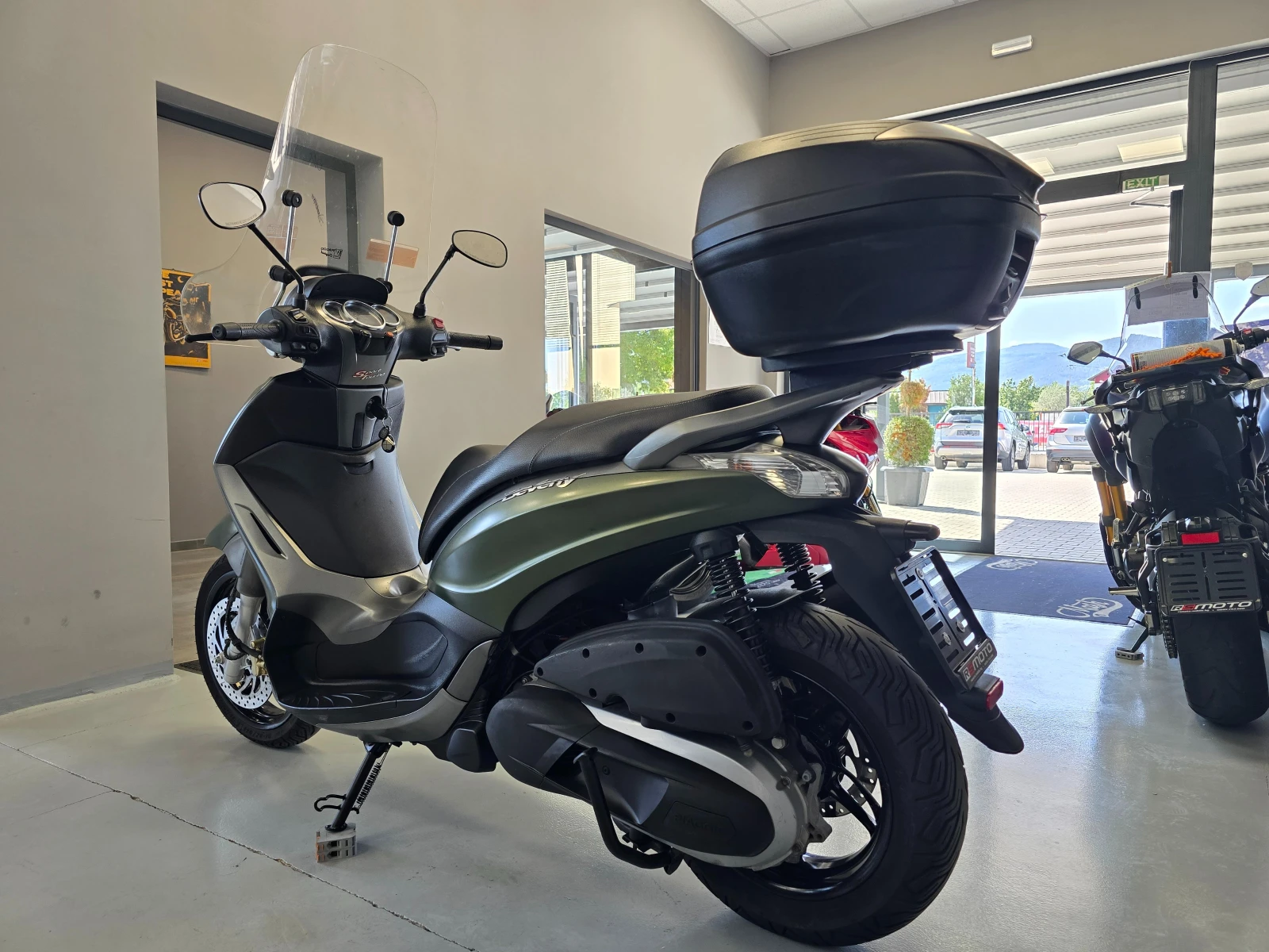 Piaggio Beverly 350ie, ABS-ASR, 2018г., снимка 5 - Мотоциклети и мототехника - 55851531