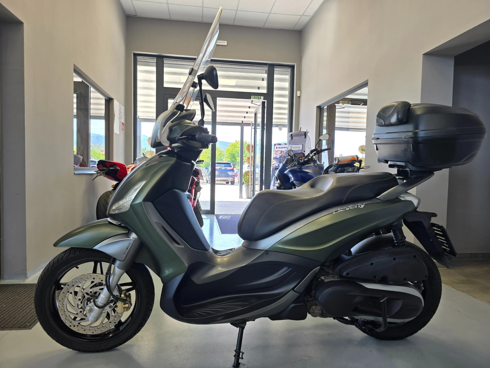 Piaggio Beverly 350ie, ABS-ASR, 2018г., снимка 6 - Мотоциклети и мототехника - 55851531