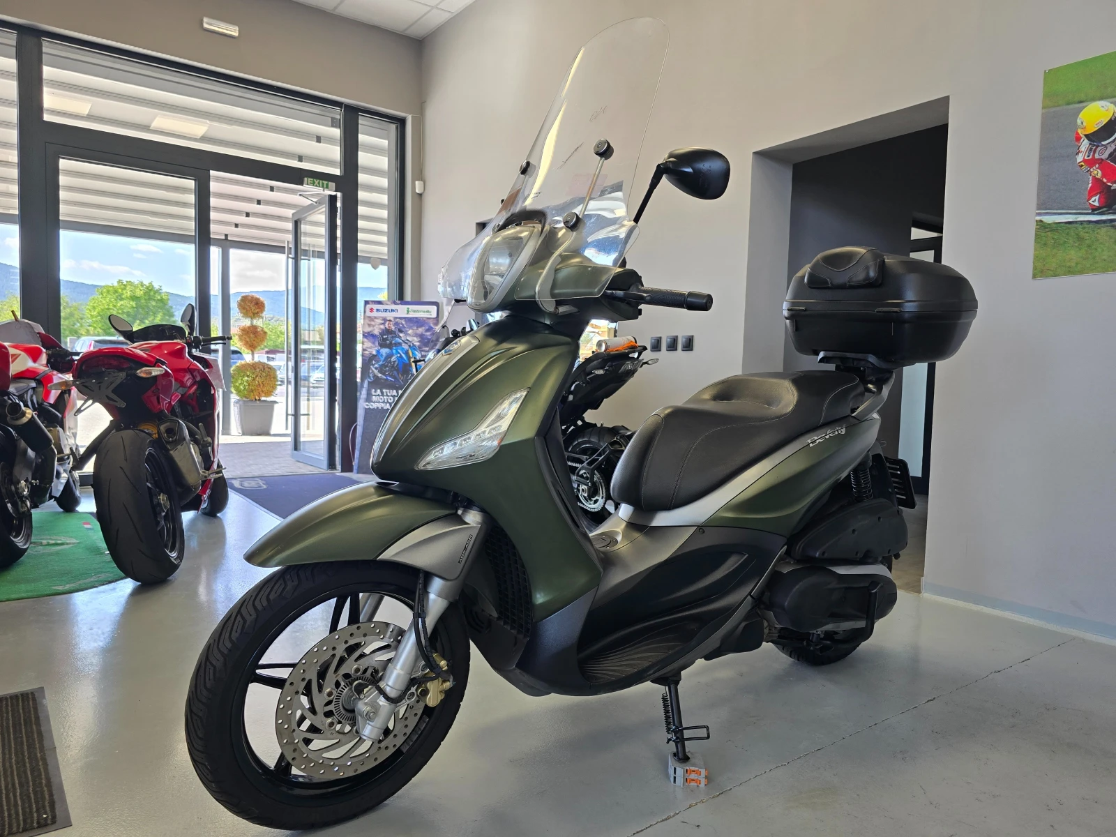 Piaggio Beverly 350ie, ABS-ASR, 2018г., снимка 7 - Мотоциклети и мототехника - 55851531