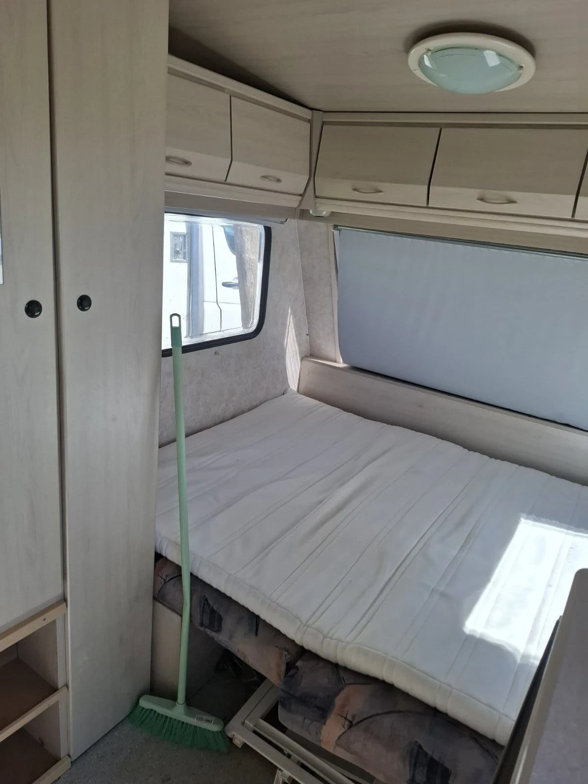 Каравана Caravelair 1234, снимка 10 - Каравани и кемпери - 55639249