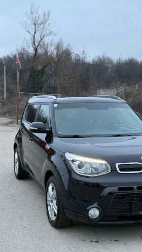 Kia Soul 1.6 CRDi АВТОМАТИК ПАНОРАМА КОЖА СЕРВИЗНА ИСТОРИЯ, снимка 2