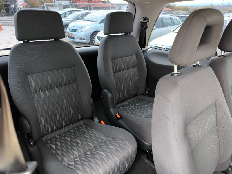 VW Sharan 2.8I 4X4, снимка 12 - Автомобили и джипове - 47544597