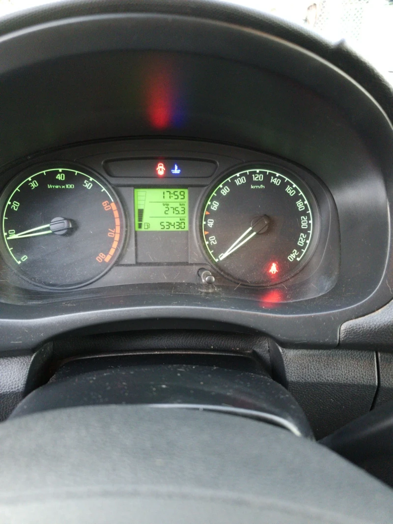 Skoda Fabia, снимка 7 - Автомобили и джипове - 52418637