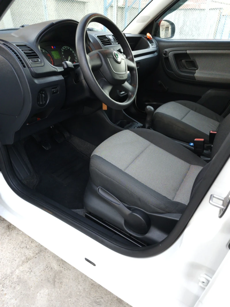 Skoda Fabia, снимка 6 - Автомобили и джипове - 52418637