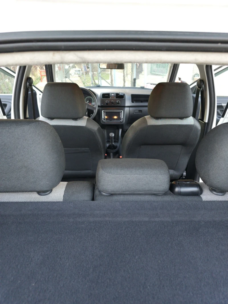 Skoda Fabia, снимка 10 - Автомобили и джипове - 52418637