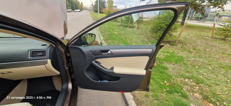 VW Jetta 1, 4 TSI, снимка 13 - Автомобили и джипове - 52351103