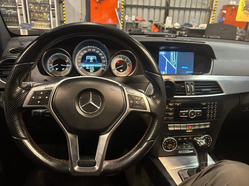 Mercedes-Benz C 350, снимка 11 - Автомобили и джипове - 53457904