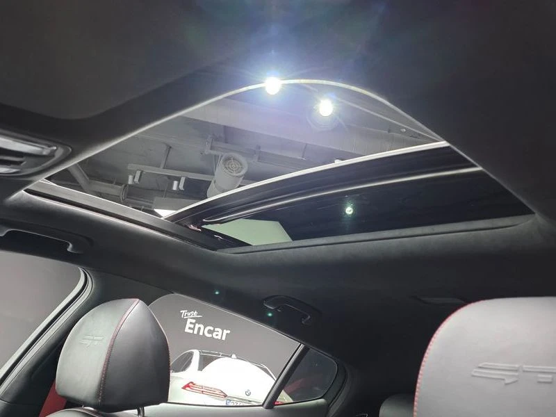 Kia Stinger 3.3 Automatic, снимка 14 - Автомобили и джипове - 55587633