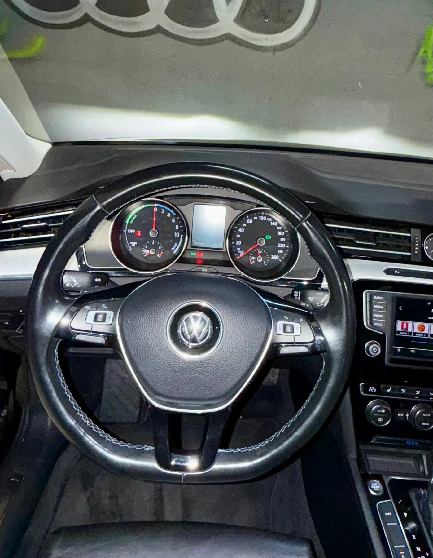 VW Passat PLUG IN HYBRID* НАЛИЧНА* ТОП СЪСТОЯНИЕ - изображение 9