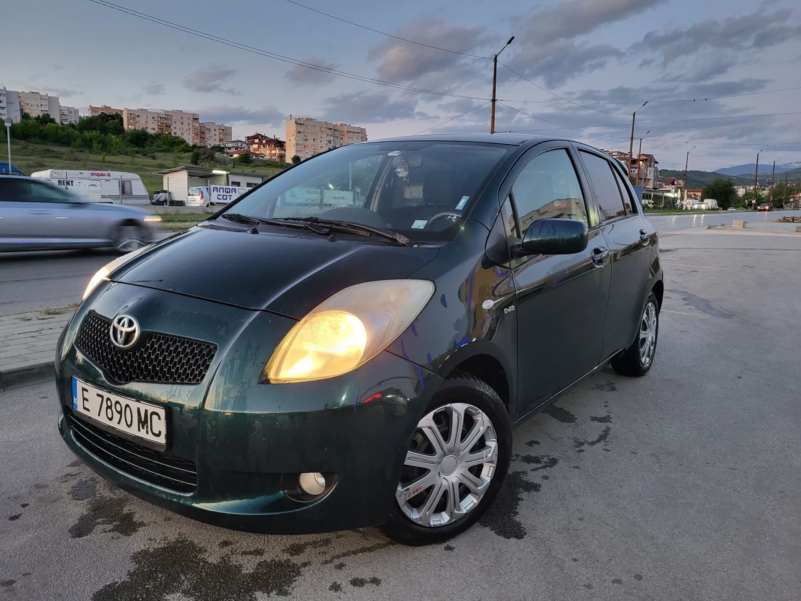 Toyota Yaris  - изображение 2