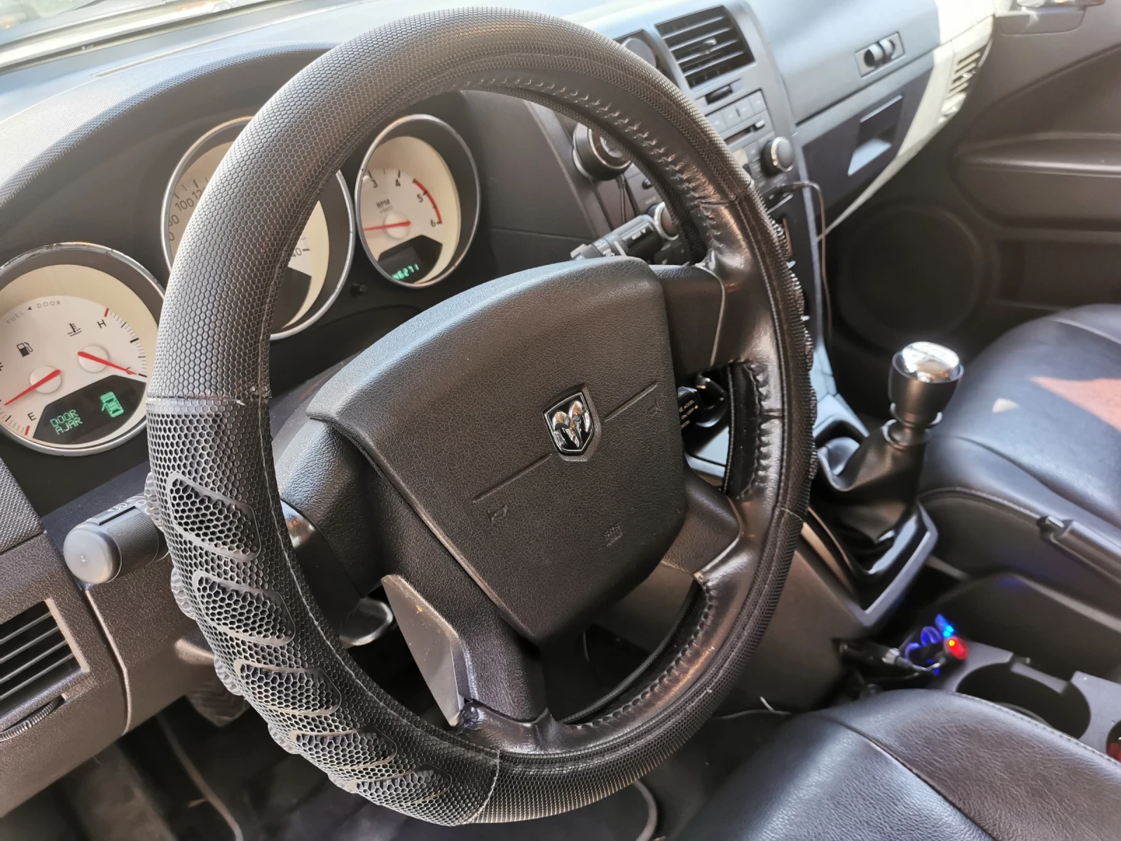 Dodge Caliber 2.0 CRD 140кс - изображение 5