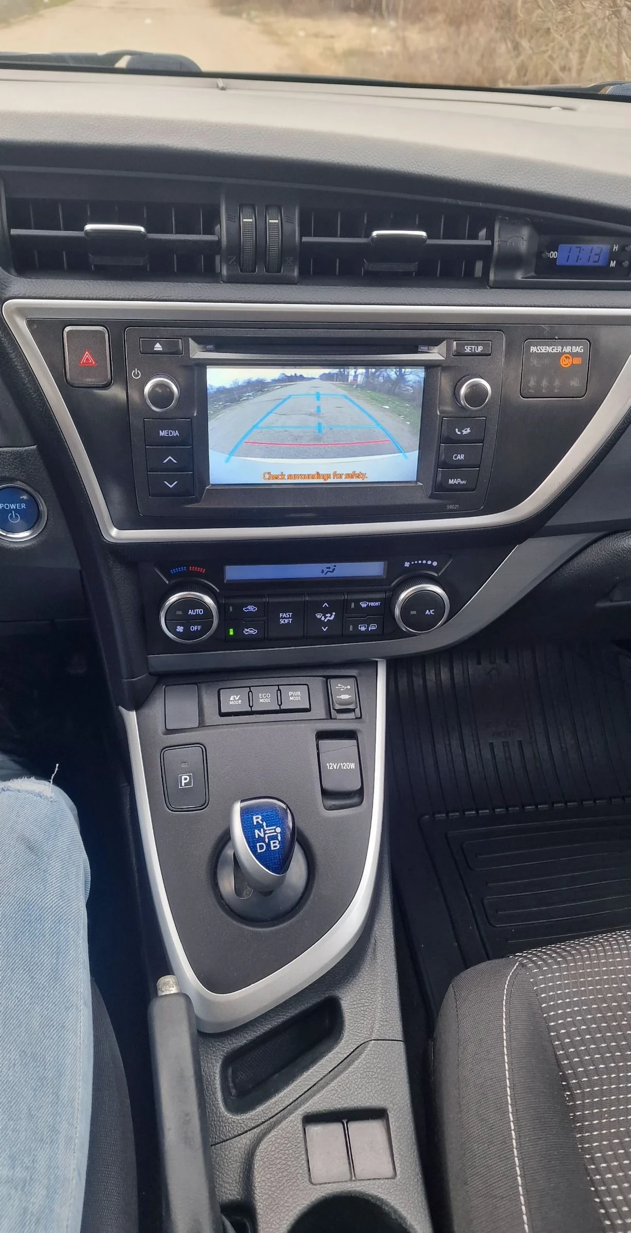 Toyota Auris 1.8 Hybrid  | Mobile.bg — изображение 14