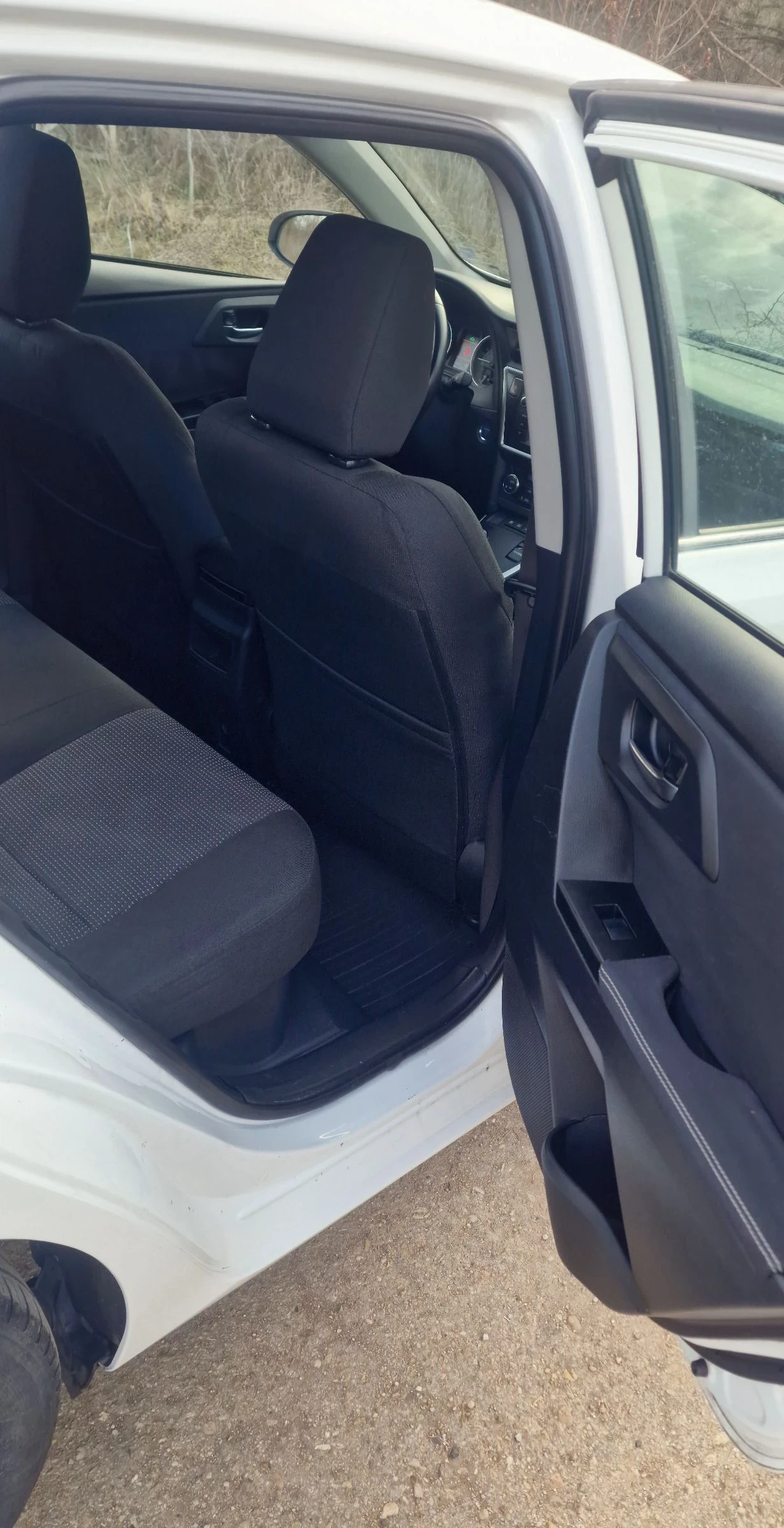 Toyota Auris 1.8 Hybrid  | Mobile.bg — изображение 12