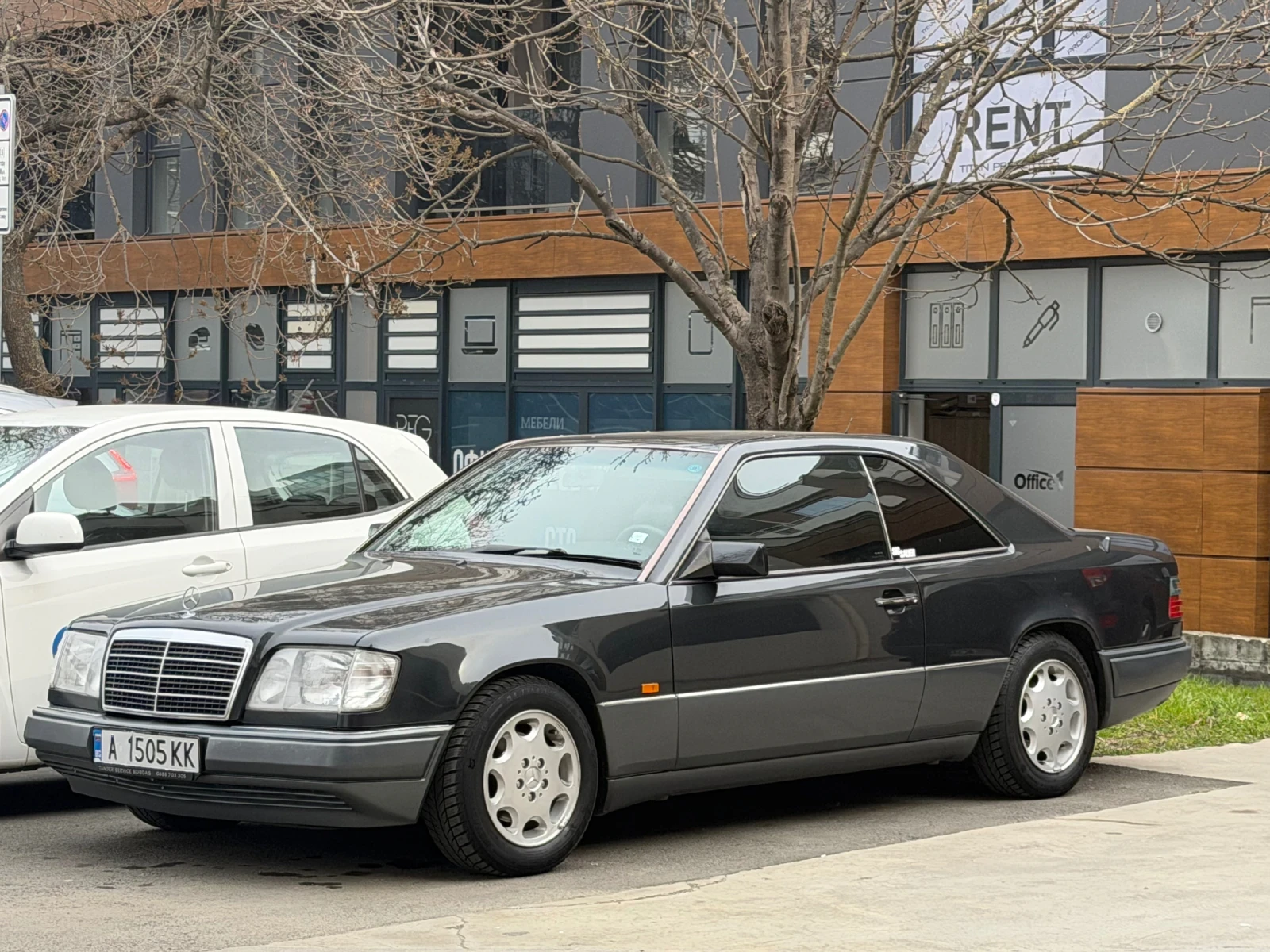 Mercedes-Benz 124