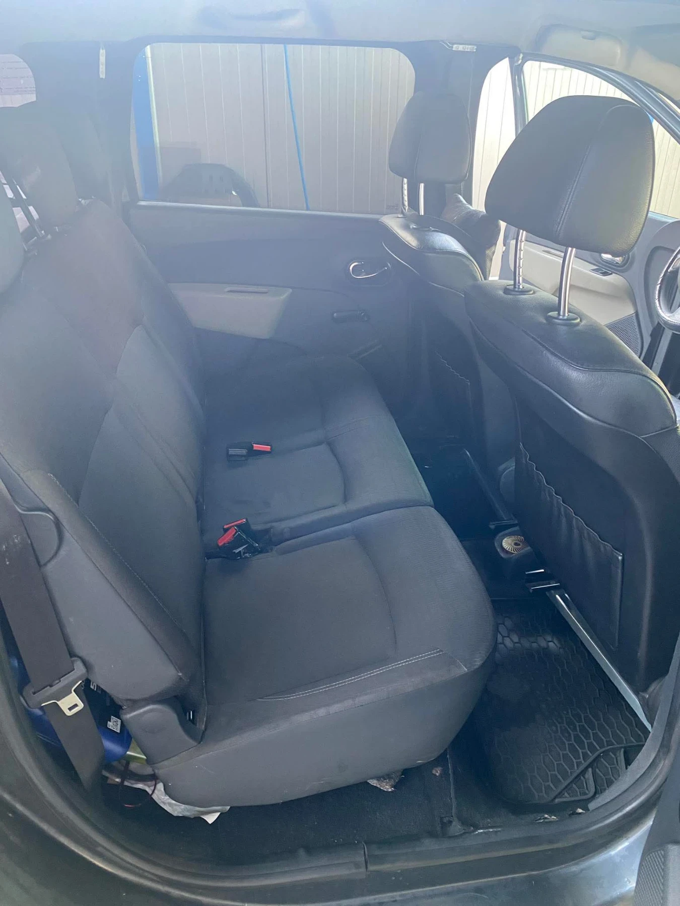 Dacia Lodgy 1.6 - изображение 6