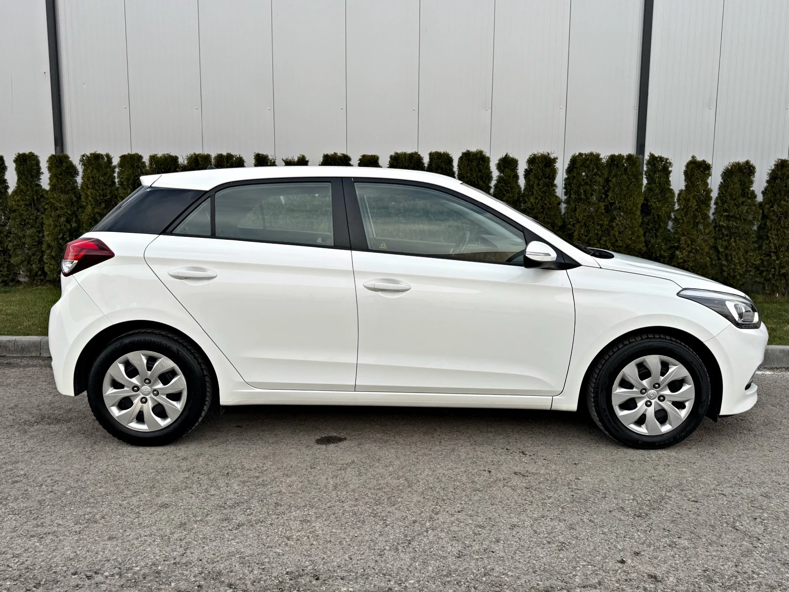 Hyundai I20 1.4i 100к.с* 167000км* ШВЕЙЦАРИЯ!!! - изображение 8