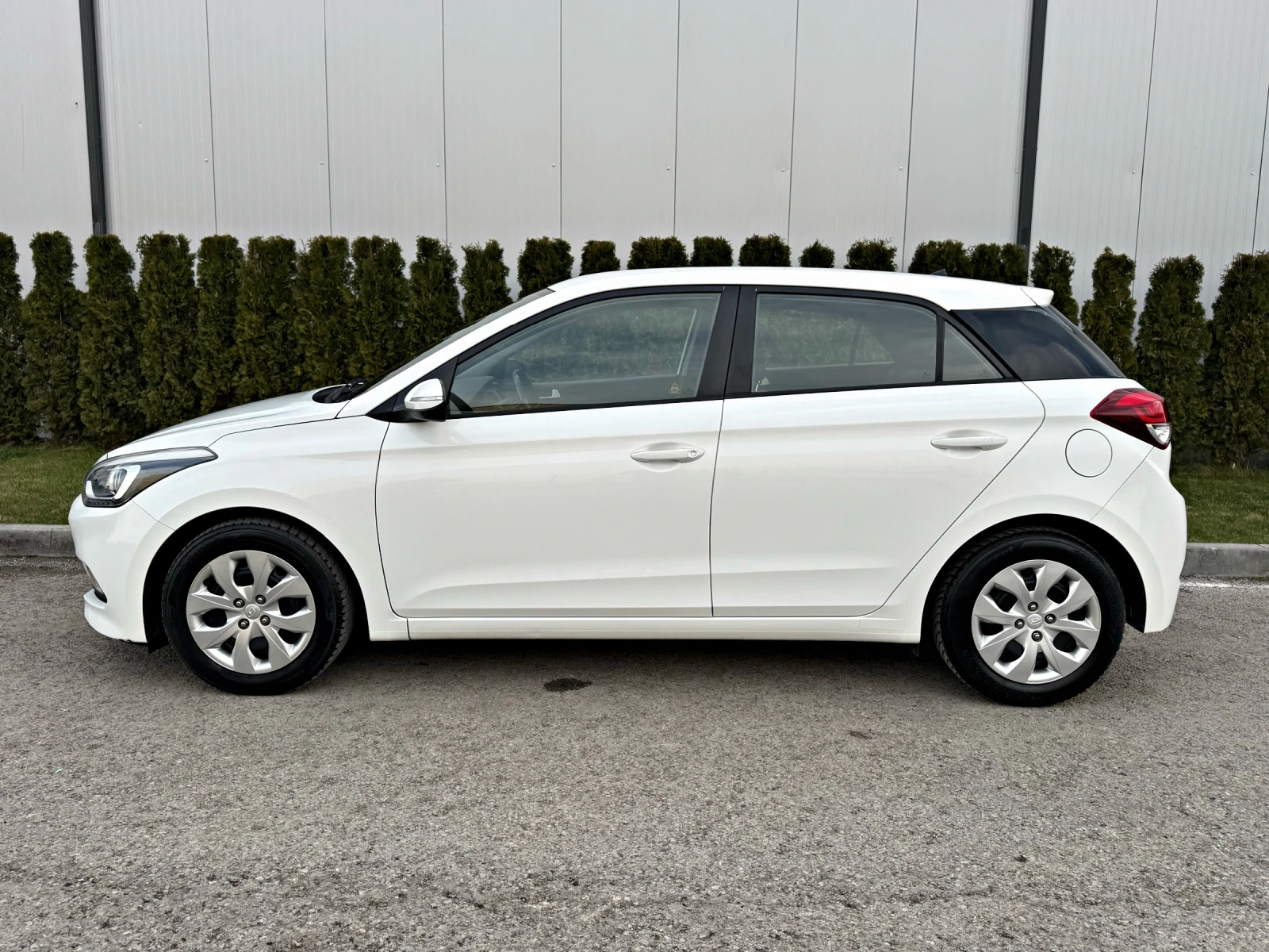 Hyundai I20 1.4i 100к.с* 167000км* ШВЕЙЦАРИЯ!!! - изображение 4