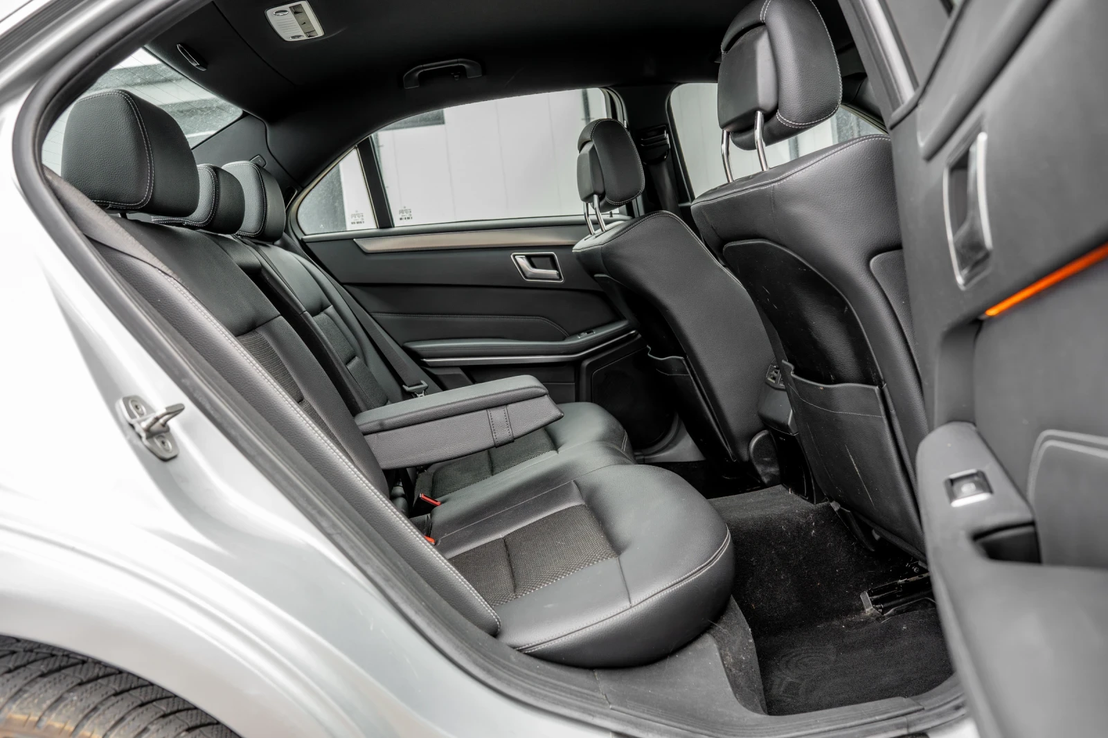 Mercedes-Benz E 350 Лизинг, снимка 13 - Автомобили и джипове - 53943649