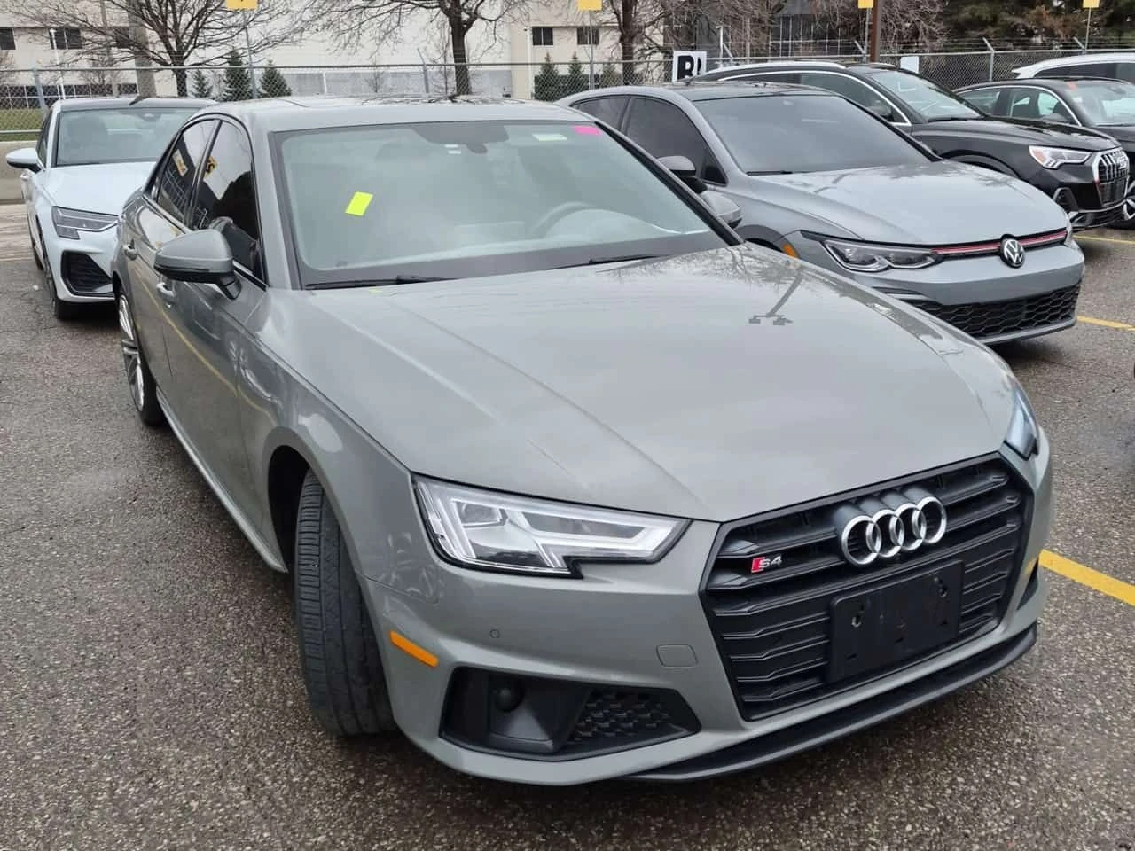 Audi S4 TECHNIK /2 Ключа/Обдух/Дистроник/МАсажи/Нардо Грей, снимка 2 - Автомобили и джипове - 54046655