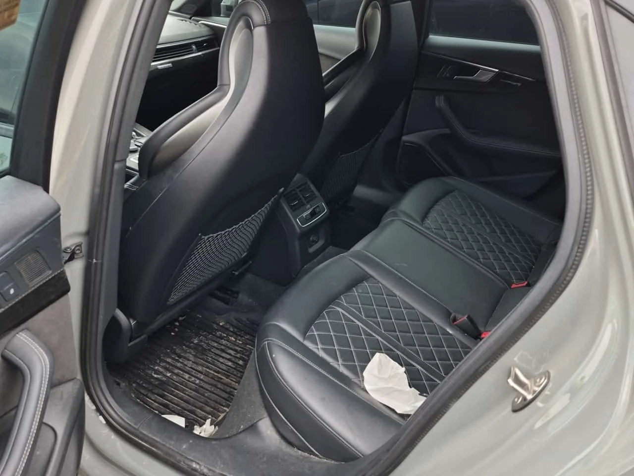 Audi S4 TECHNIK /2 Ключа/Обдух/Дистроник/МАсажи/Нардо Грей, снимка 11 - Автомобили и джипове - 54046655