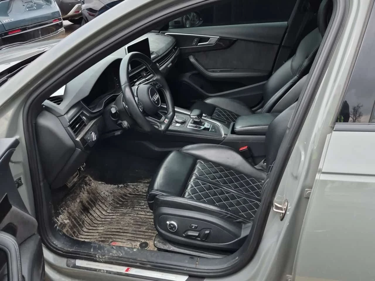 Audi S4 TECHNIK /2 Ключа/Обдух/Дистроник/МАсажи/Нардо Грей, снимка 6 - Автомобили и джипове - 54046655