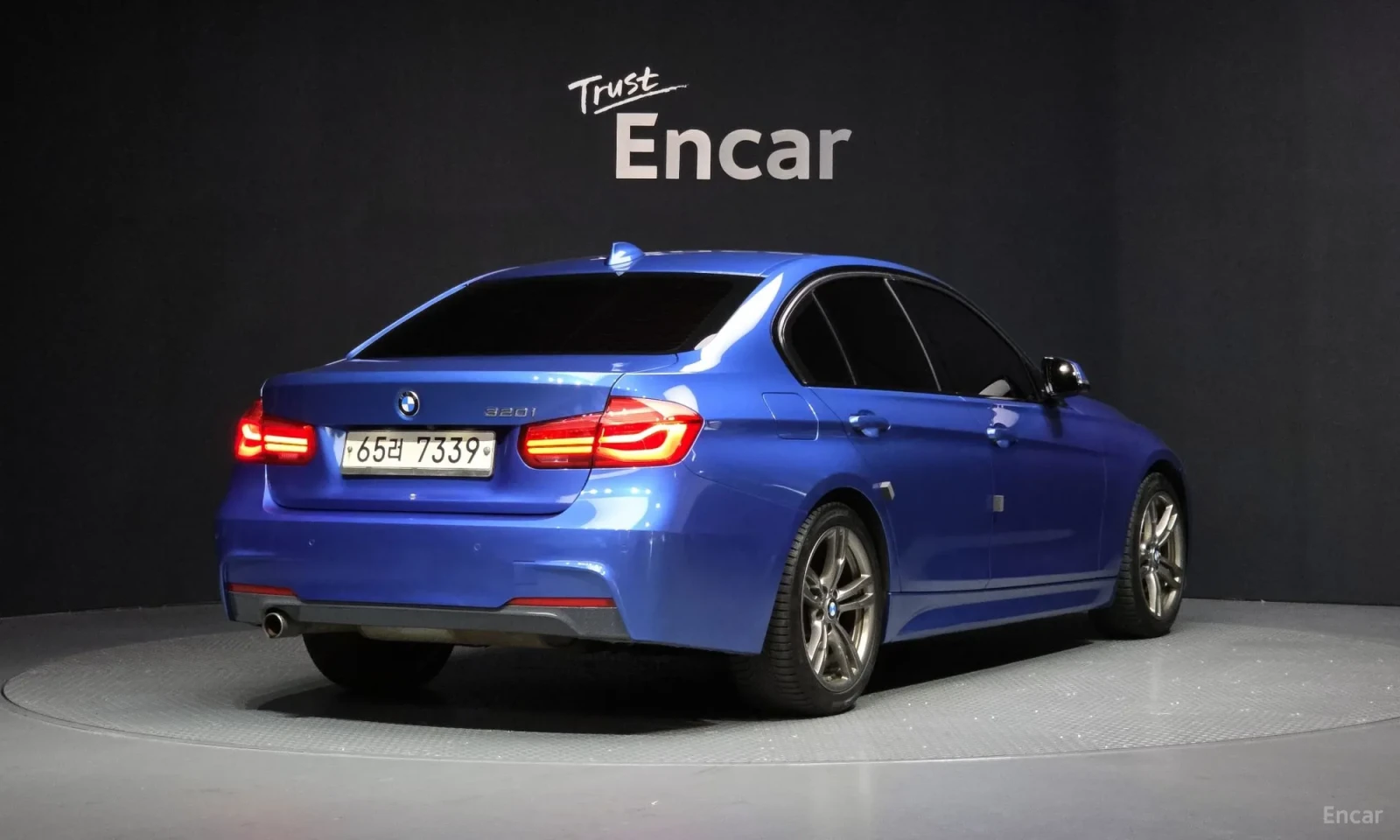 BMW 320 M ПАКЕТ | ПАМЕТИ | HEAD-UP | LINE ASSIST , снимка 2 - Автомобили и джипове - 54357149