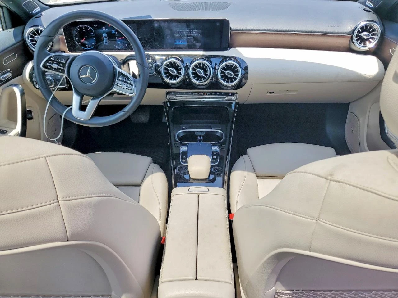 Mercedes-Benz A 220 2.0l 4Matic, снимка 8 - Автомобили и джипове - 55093758