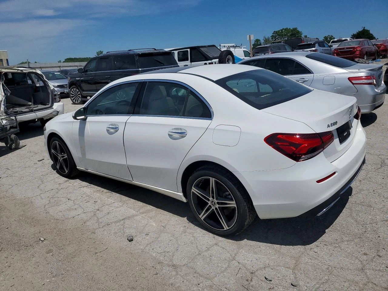 Mercedes-Benz A 220 2.0l 4Matic, снимка 2 - Автомобили и джипове - 55093758