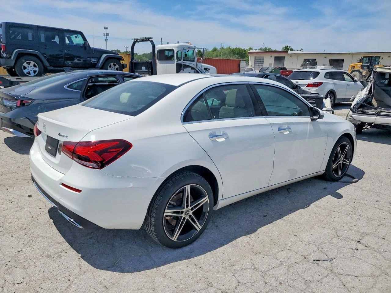 Mercedes-Benz A 220 2.0l 4Matic, снимка 3 - Автомобили и джипове - 55093758