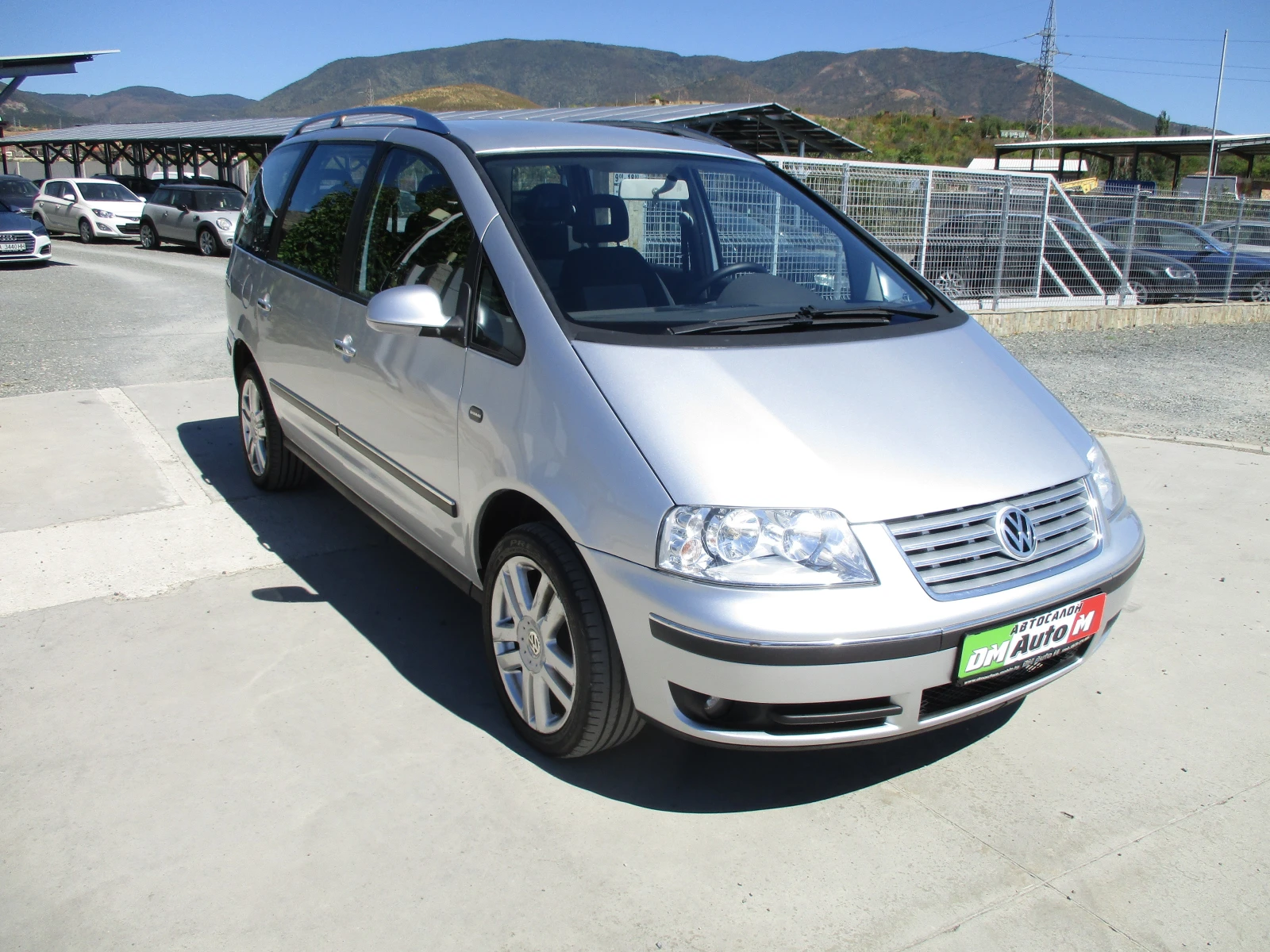 VW Sharan 2.0TDI/140кс./6-СКОРОСТИ/7-МЕСТА/КАТО НОВА, снимка 2 - Автомобили и джипове - 56004336
