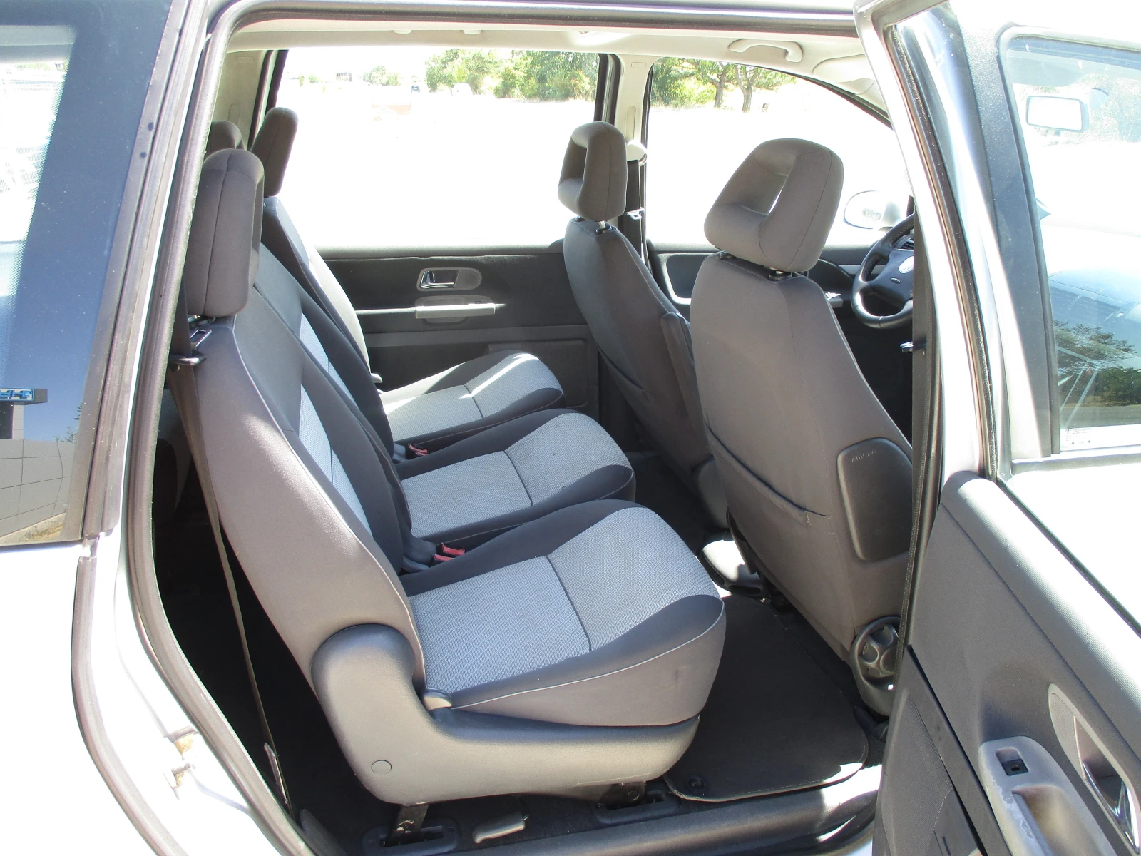 VW Sharan 2.0TDI/140кс./6-СКОРОСТИ/7-МЕСТА/КАТО НОВА, снимка 15 - Автомобили и джипове - 56004336