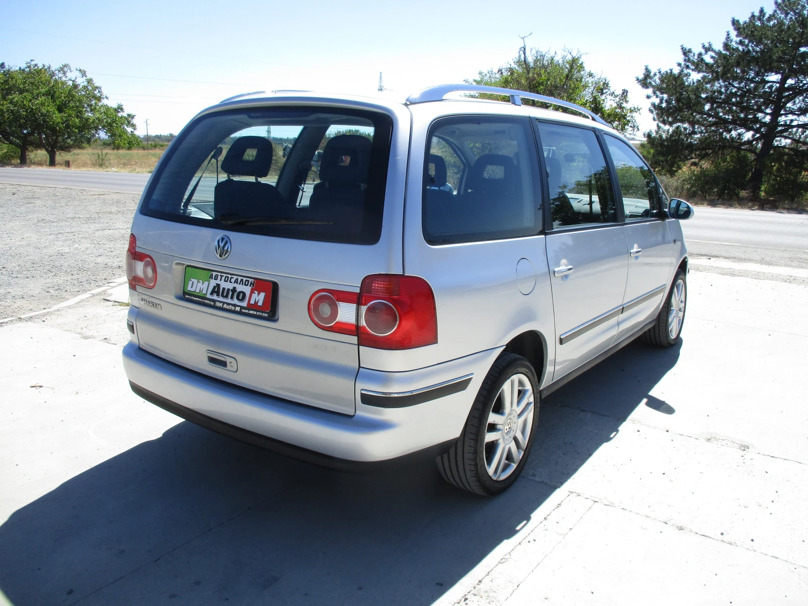VW Sharan 2.0TDI/140кс./6-СКОРОСТИ/7-МЕСТА/КАТО НОВА, снимка 4 - Автомобили и джипове - 56004336