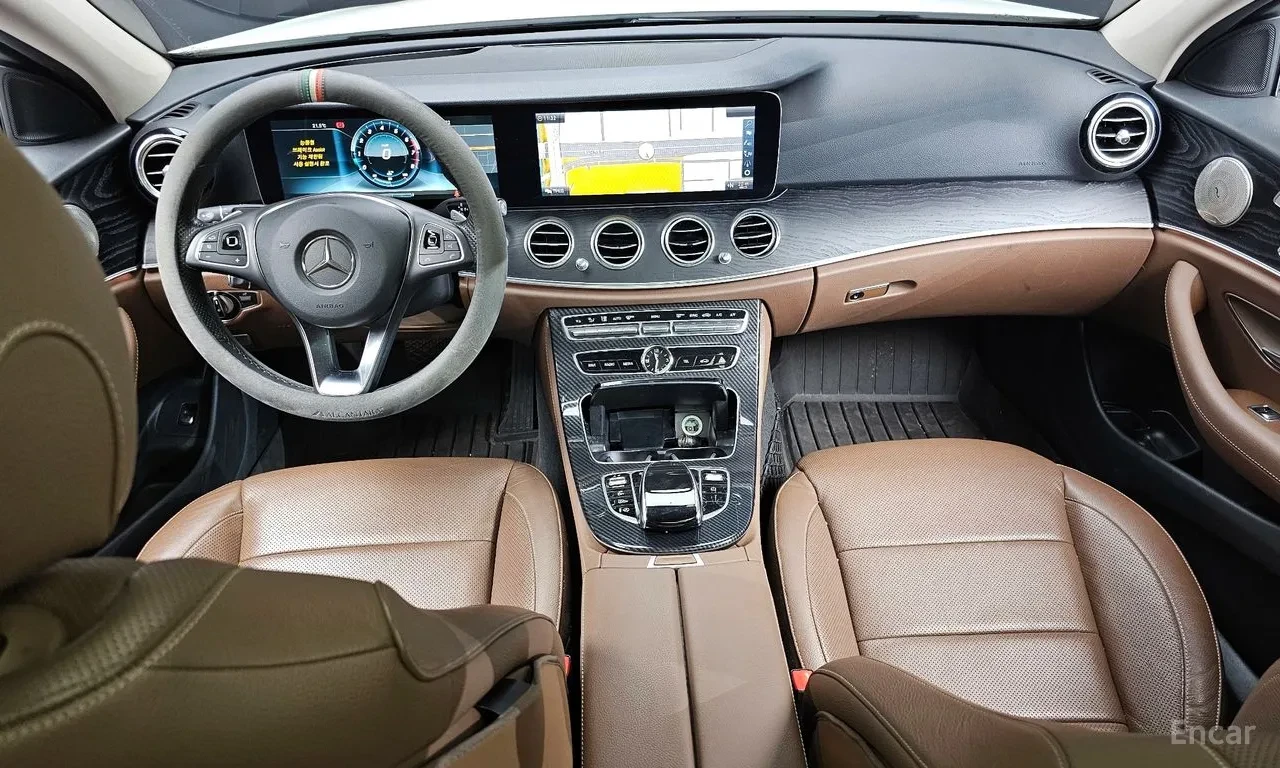 Mercedes-Benz E 300 4MATIC Avnatgarde / АВТОКРЕДИТ, снимка 8 - Автомобили и джипове - 56087756