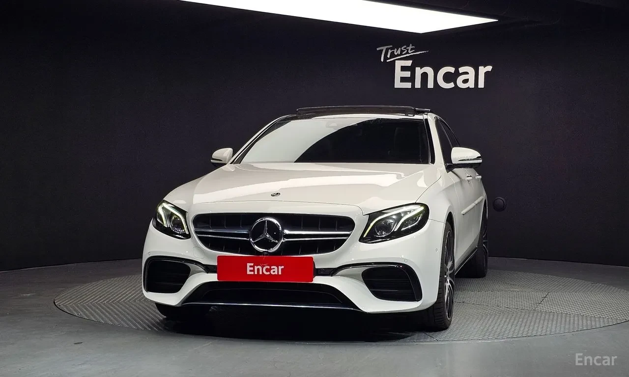 Mercedes-Benz E 300 4MATIC Avnatgarde / АВТОКРЕДИТ, снимка 3 - Автомобили и джипове - 56087756