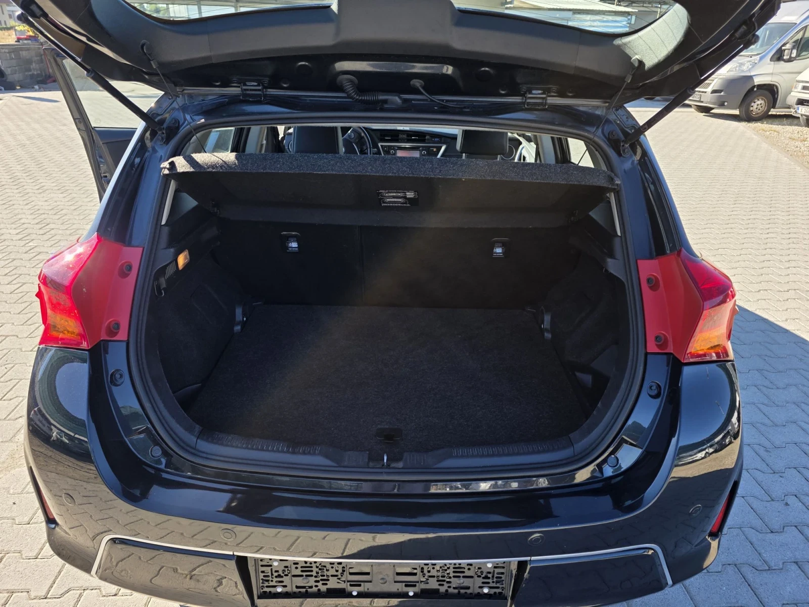 Toyota Auris 1.8 Hybrid 144000km ������ | Mobile.bg � ����������� 17