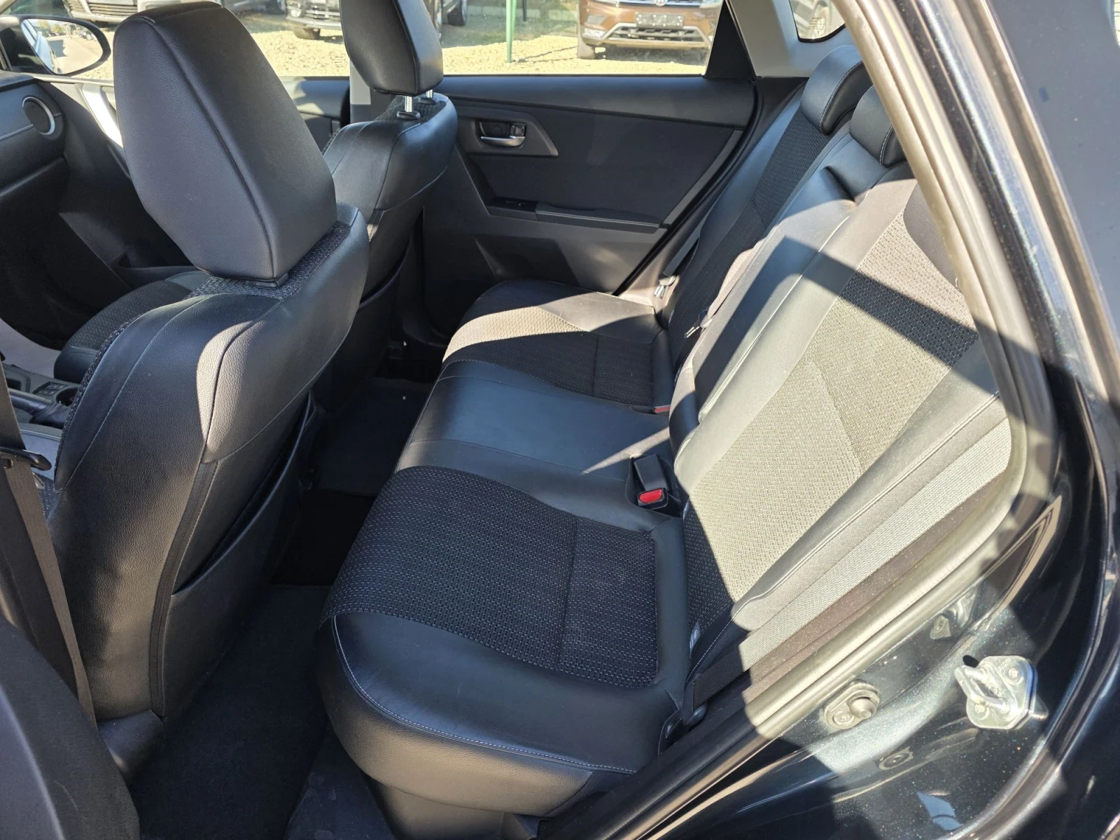 Toyota Auris 1.8 Hybrid 144000km ������ | Mobile.bg � ����������� 11