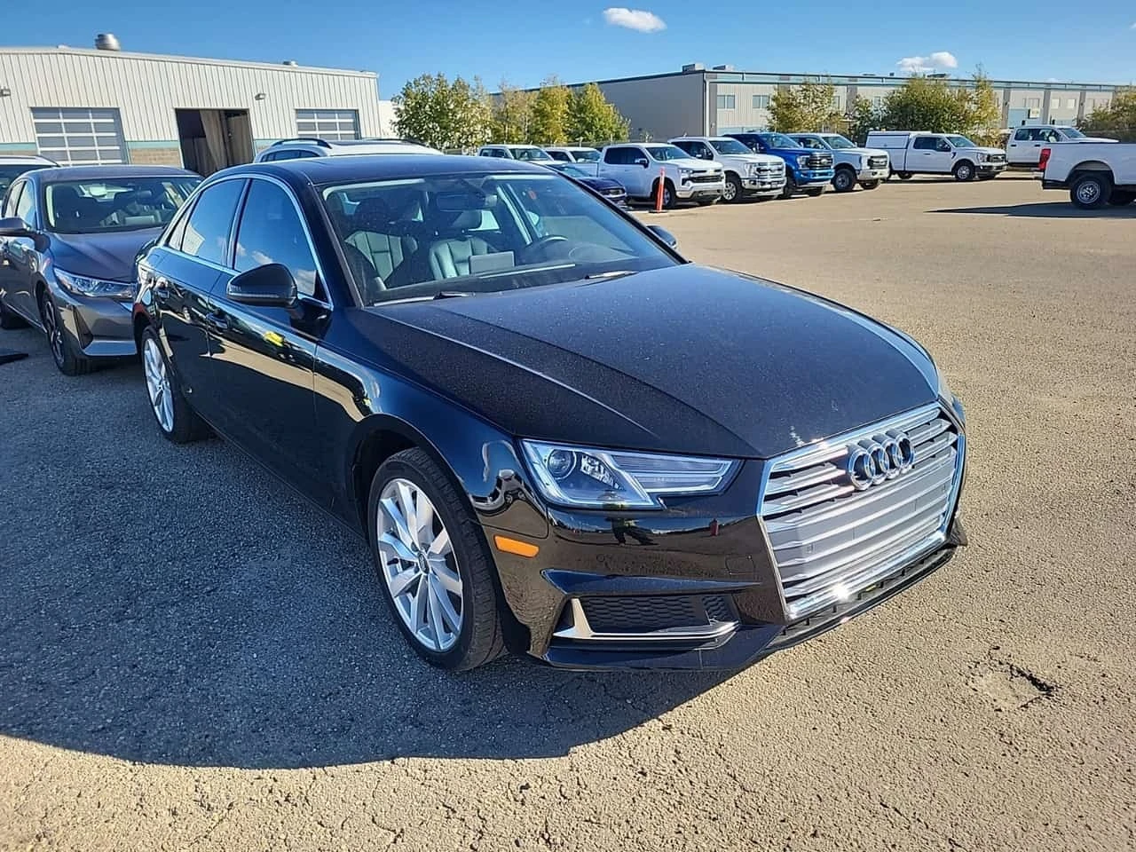 Audi A4 * KOMFORT * CARFAX * , снимка 3 - Автомобили и джипове - 56623650