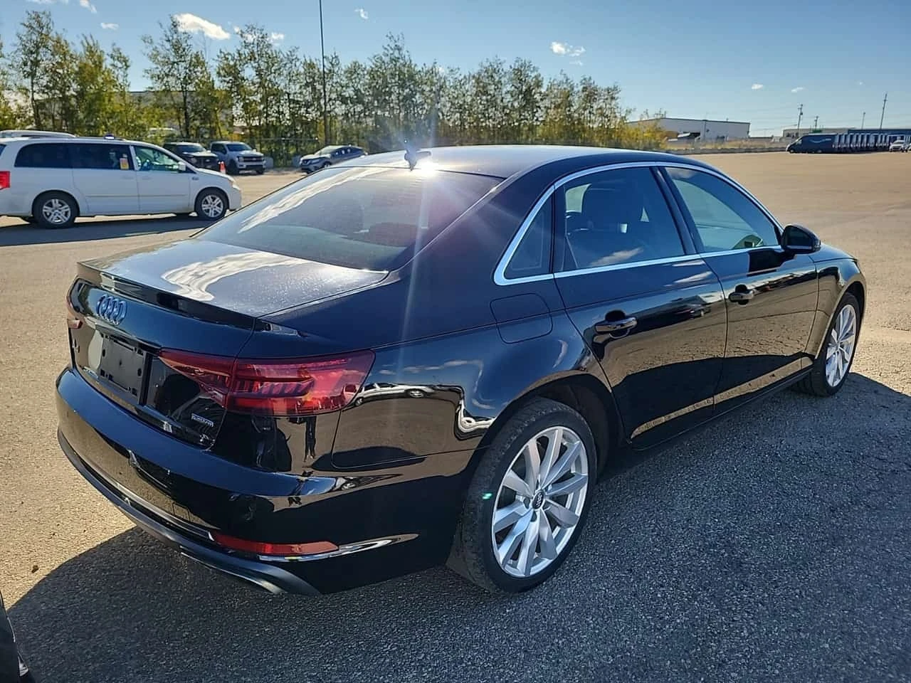 Audi A4 * KOMFORT * CARFAX * , снимка 4 - Автомобили и джипове - 56623650