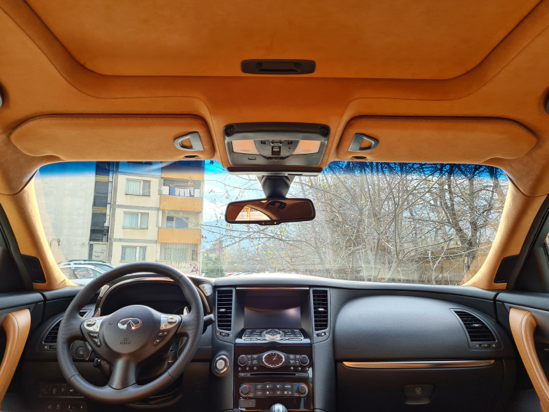 Infiniti QX70 5.0 V8 Premium, снимка 11 - Автомобили и джипове - 46091144
