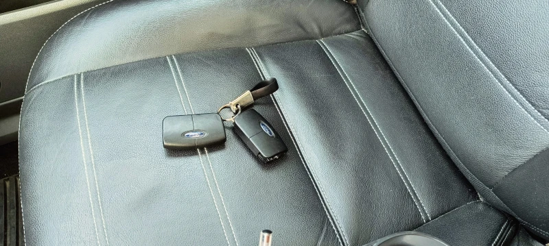 Ford Kuga 2.0 D, снимка 15 - Автомобили и джипове - 50804191