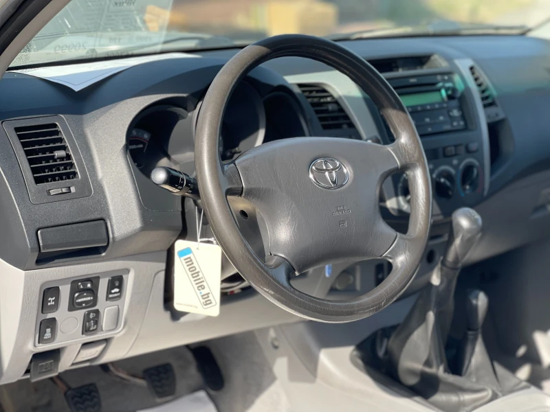 Toyota Hilux 2.5D-4D 4x4, снимка 12 - Автомобили и джипове - 51560250