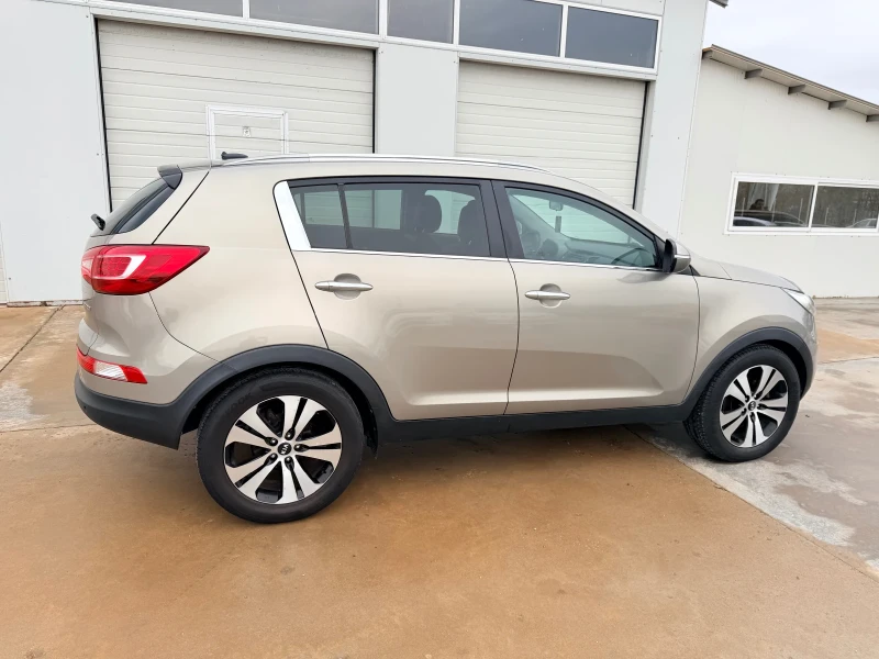 Kia Sportage 1.7crdi * Navi* Panorama* Koja* Kamera* UNIKAT* , снимка 13 - Автомобили и джипове - 52695349